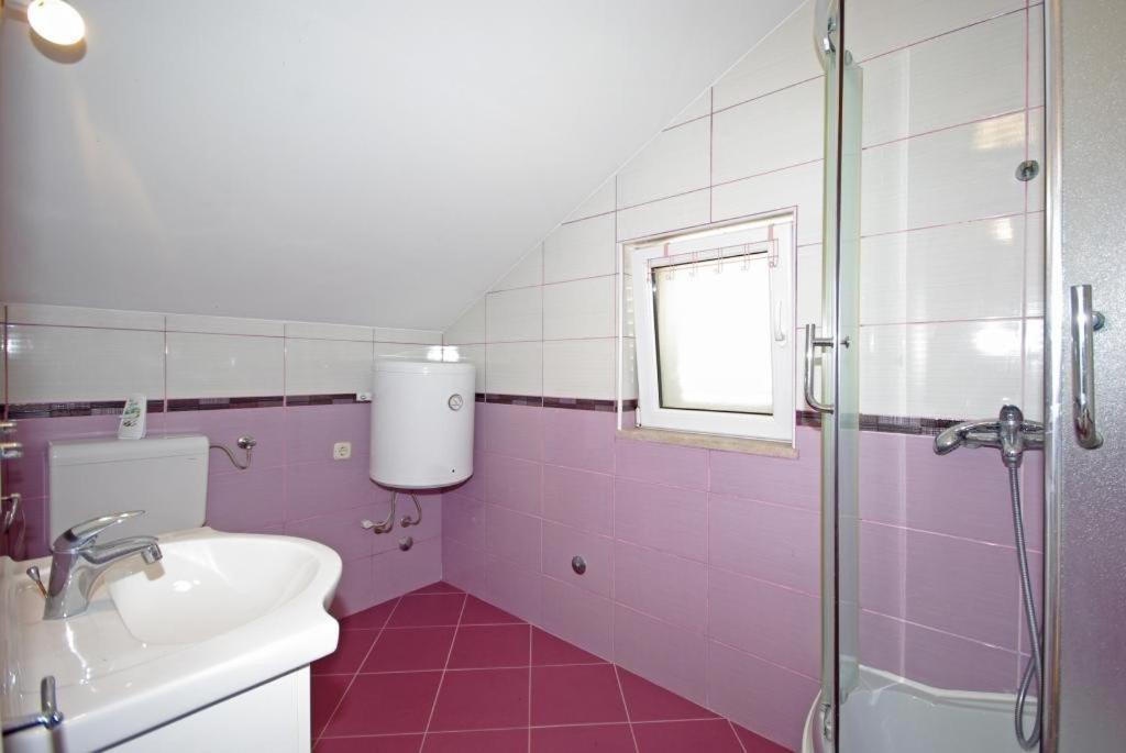 Apartments Villa Rose Сумартин Стая снимка